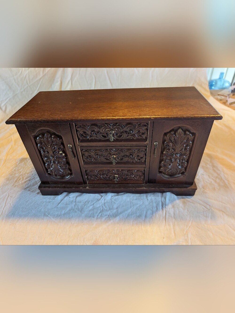 2/100$ Vintage Dark Brown Carved Wood Jewelry Box with Music Box